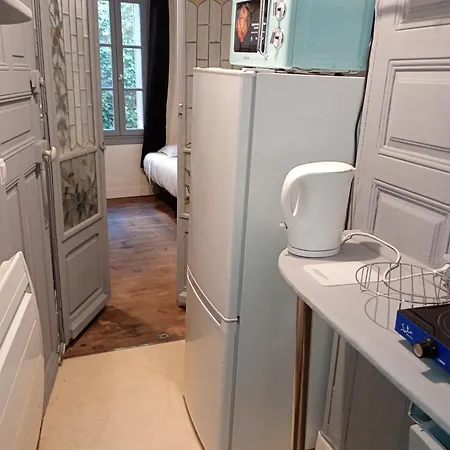 Camellia Apartman Thiers